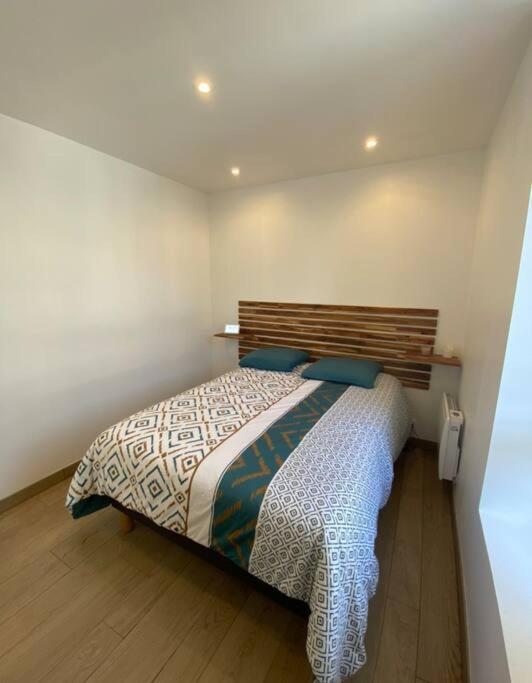 Appartement Avec Terrasse Quimper Bagian luar foto